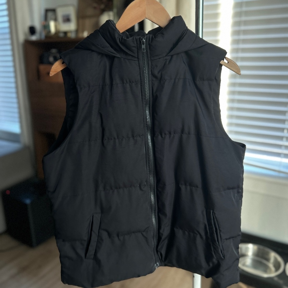 SHEIN Puffer Vest! Like New!
